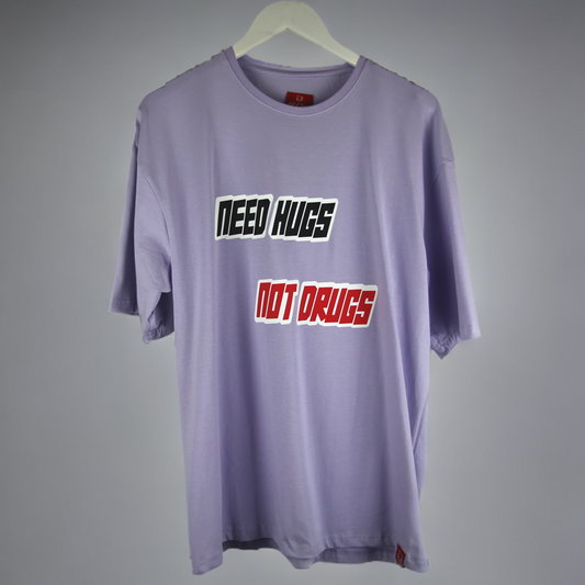 Need Hugs not Drugs printed cotton tshirt